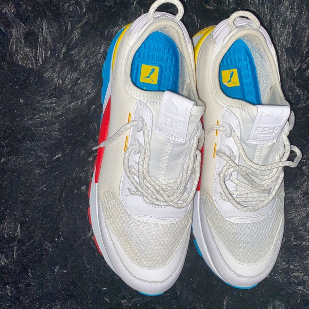 White/off white puma sneakers